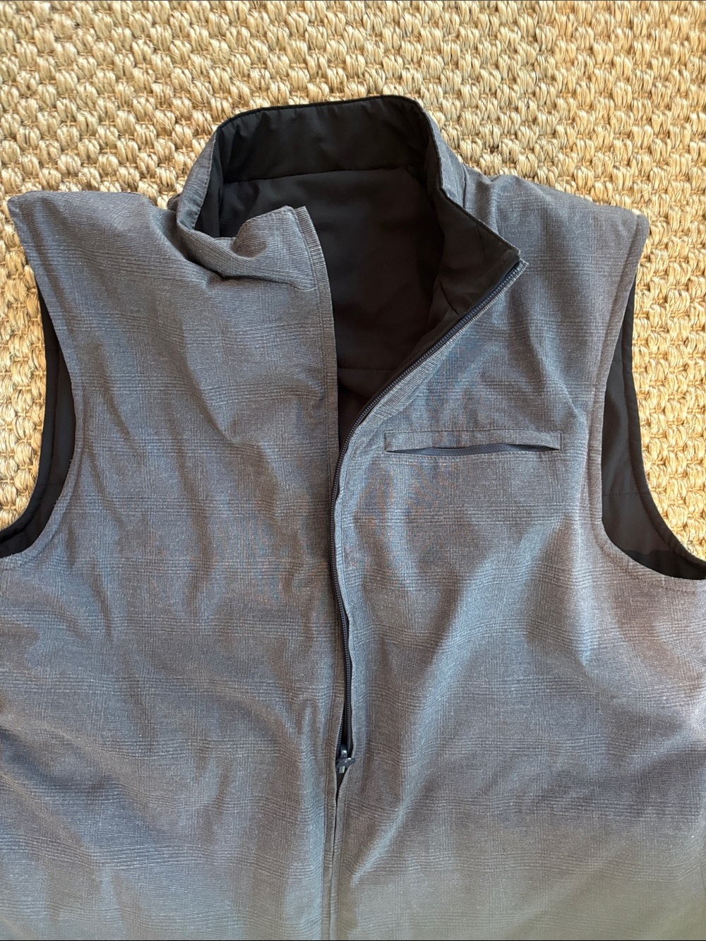 Travis Mathew Men's Gray Zip-Up Vest - Picture 2 of 3